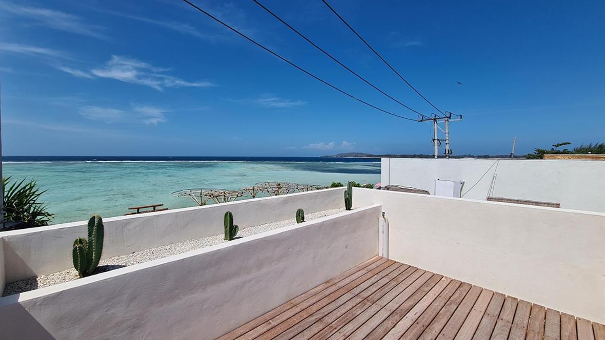 Shore Thing Gili Air Beachfront Apartment Ngoại thất bức ảnh