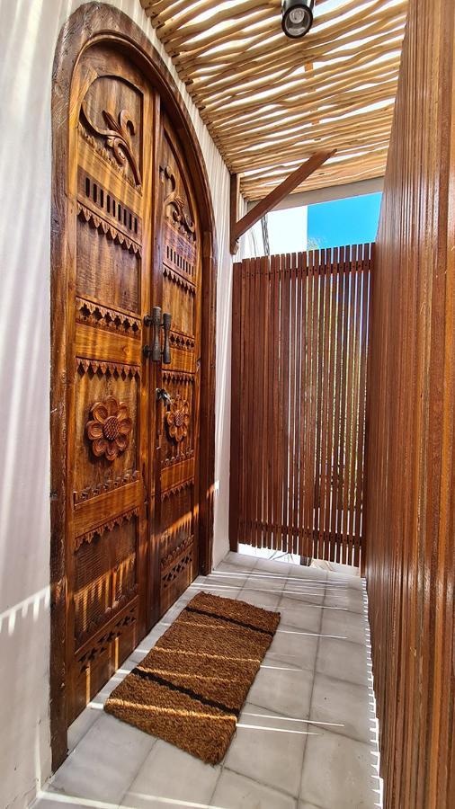 Shore Thing Gili Air Beachfront Apartment Ngoại thất bức ảnh